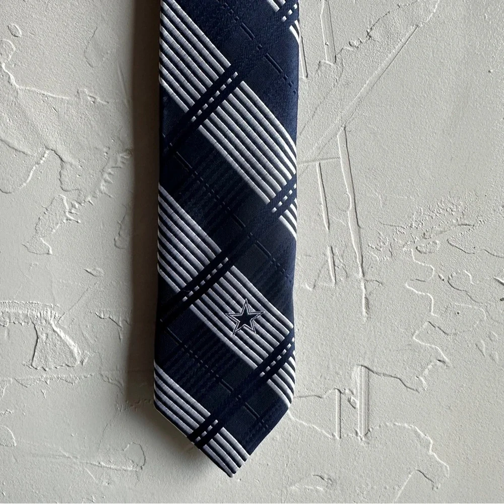 Dallas Cowboys NFL Necktie Navy Plaid Star Logo Football Preppy Fanwear